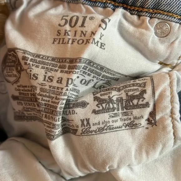 Levis Light Wash W29 L28 Womens Denim Jeans Cutoff Frayed Hem Blue Solid Pattern - Picture 9 of 10